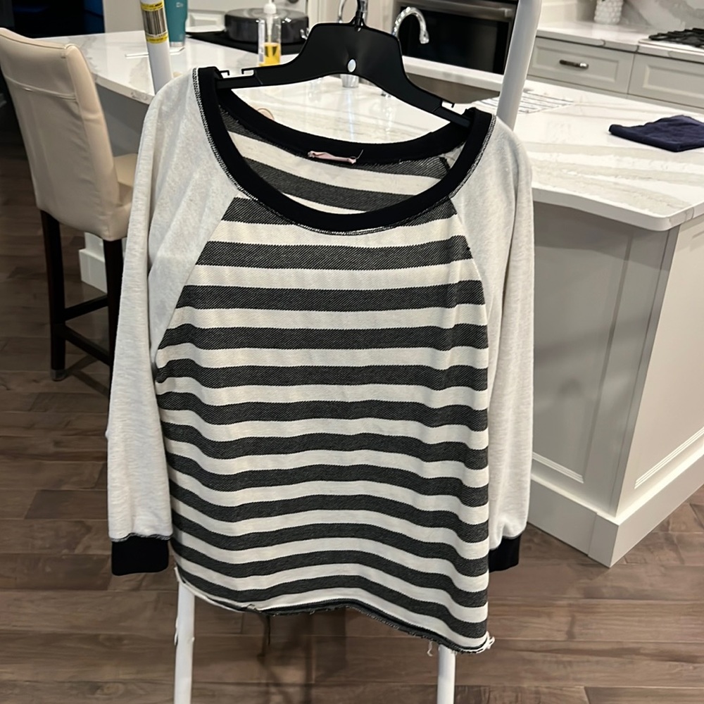 Long sleeved soft top